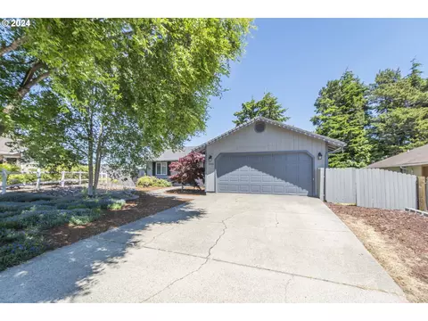 1206 Yew Ct, Florence, OR 97439