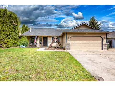 25189 Jake St, Veneta, OR 97487