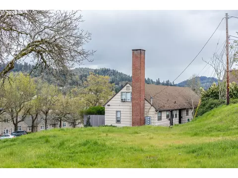 0 NE Polk St, Roseburg, OR 97470