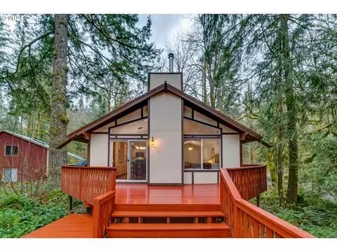64749 E Riverside Dr, Brightwood, OR 97011