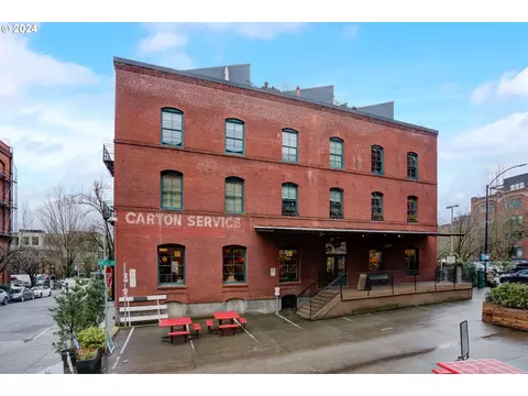 1240 NW Hoyt St #5, Portland, OR 97209