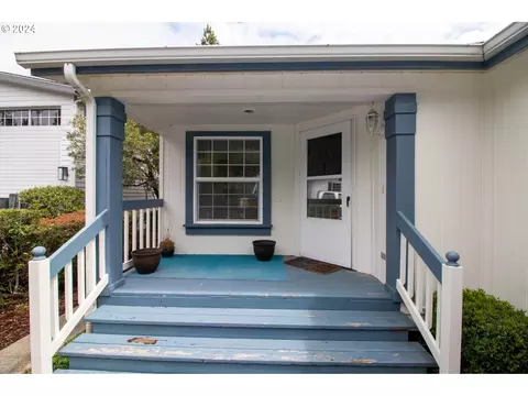 454 Sherwood Loop, Florence, OR 97439