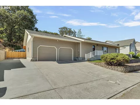 1818 Minnesota St, The Dalles, OR 97058