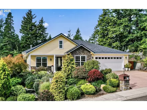 2221 Primrose Ln, Florence, OR 97439