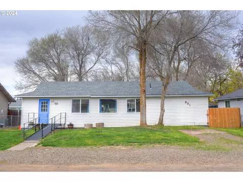 521 W Collins St, Goldendale, WA 98620