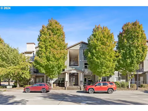 10654 NE Holly St #205, Hillsboro, OR 97006