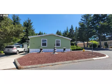 513 Puerto Vista Dr, Coos Bay, OR 97420