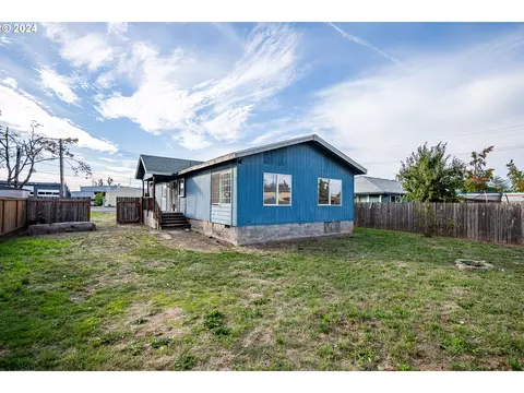 1487 30th St, Springfield, OR 97478