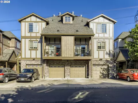 895 NE Wheelock Pl, Hillsboro, OR 97006