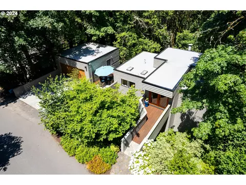 3128 SW Cascade Dr, Portland, OR 97205