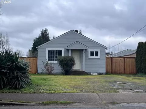 3831 Dove Ln, Eugene, OR 97402