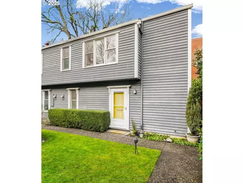 2011 NW Irving St, Portland, OR 97209