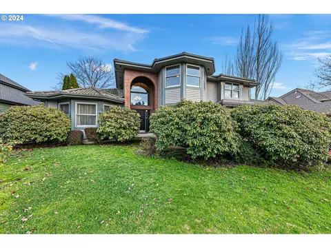 2921 Powderhorn St, Eugene, OR 97408