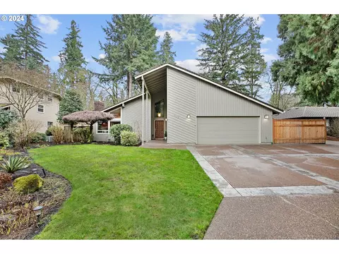8132 SW Woody End St, Durham, OR 97224