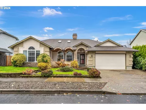 3175 NE Lucas Dr, Mcminnville, OR 97128