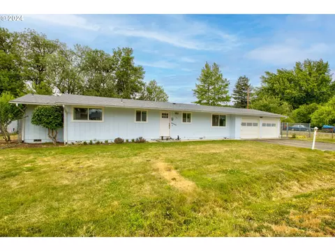 167 Sherwood Dr, Sutherlin, OR 97479