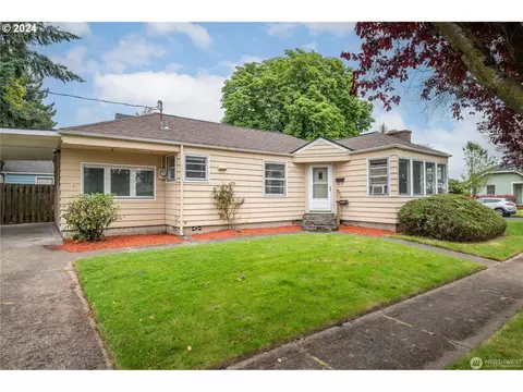 2206 Cypress St, Longview, WA 98632