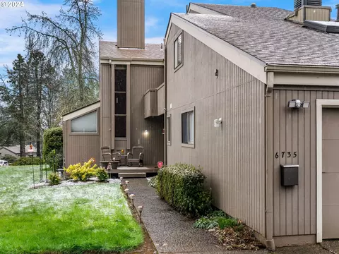 6735 Continental Cir, Salem, OR 97306