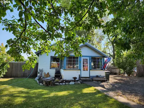 2509 N 2nd St, La Grande, OR 97850