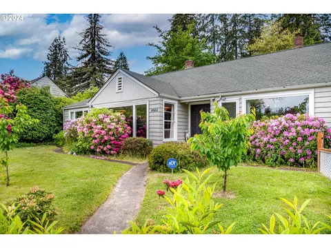 2022 Jefferson St, Eugene, OR 97405
