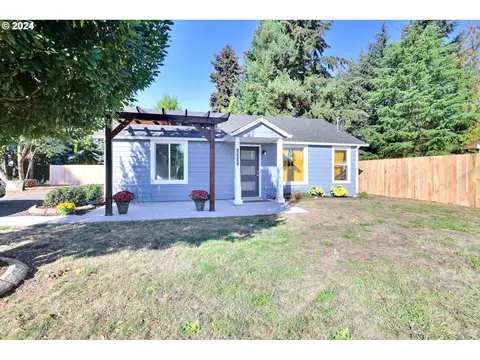 1390 Hughes St, Eugene, OR 97402