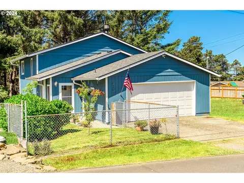 435 SE Inlet Ave, Lincoln City, OR 97367