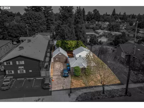 794 14th St NE, Salem, OR 97301