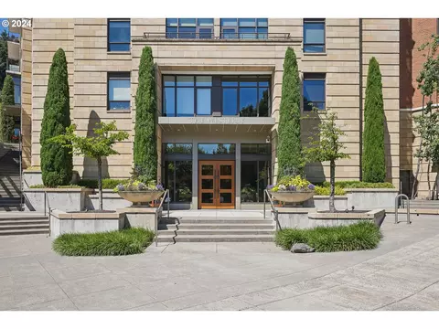 2351 NW Westover Rd #804, Portland, OR 97210