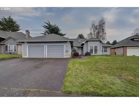 613 E Donald Ct, Newberg, OR 97132