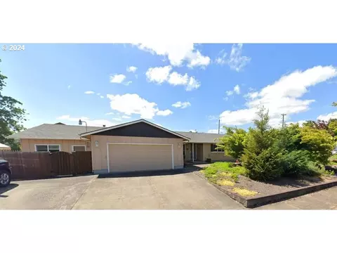 4091 Scenic Dr, Eugene, OR 97404