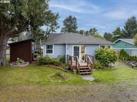 110 Lorraine St, Gleneden Beach, OR 97388