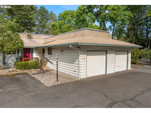 12160 SW Camden Ln, Beaverton, OR 97008
