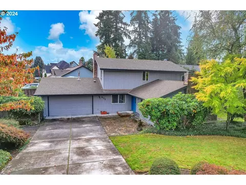 621 NE 127th St, Vancouver, WA 98685