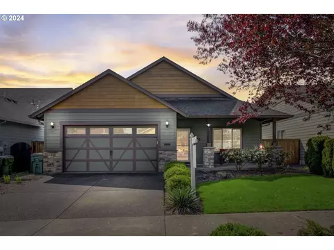 2304 E Kennedy Dr, Newberg, OR 97132