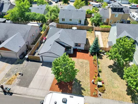 25212 Irenic Ave, Veneta, OR 97487