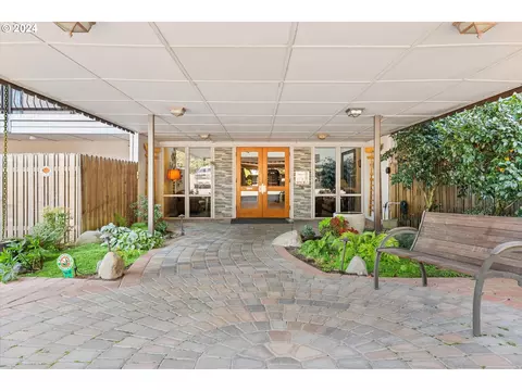 45 Eagle Crest Dr #506, Lake Oswego, OR 97035