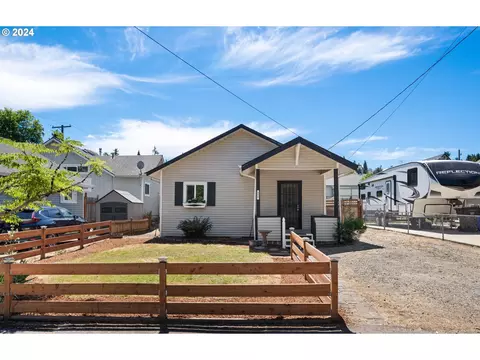 536 Division St, Oregon City, OR 97045