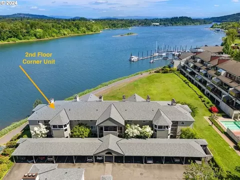 5170 S Landing Dr #201, Portland, OR 97239