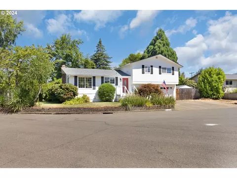1357 NW Garden St, Roseburg, OR 97471