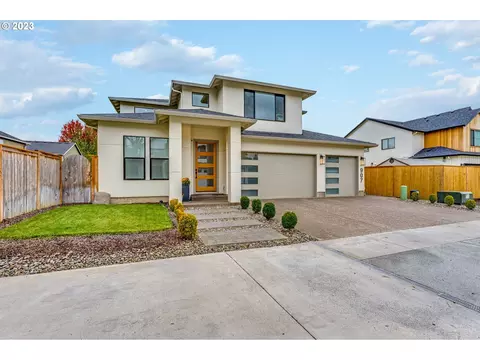 907 NE 146th St, Vancouver, WA 98685
