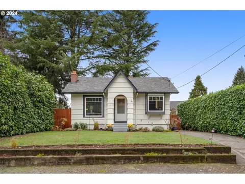 1217 SW Hume Ct, Portland, OR 97219