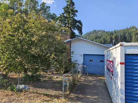 504 Whipple Ave, Drain, OR 97435