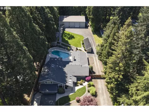 8857 SW Edgewood St, Tigard, OR 97223