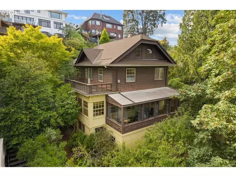 944 NW Summit Ave, Portland, OR 97210