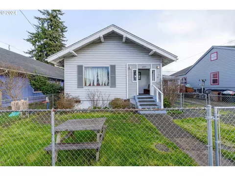 63771 Flanagan Rd, Coos Bay, OR 97420