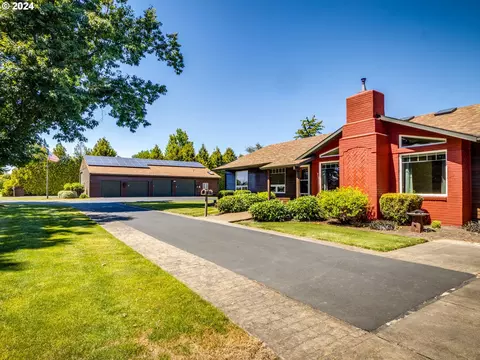 12880 Saunders Ln NE, Hubbard, OR 97032