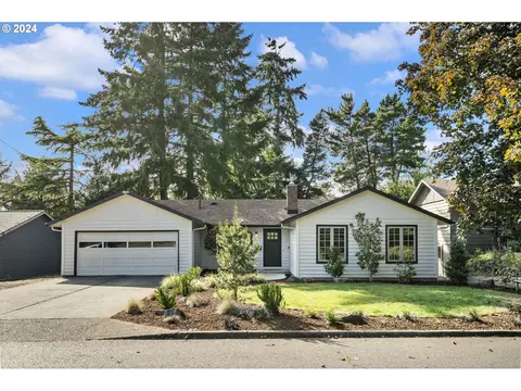 7411 SW 34th Ave, Portland, OR 97219