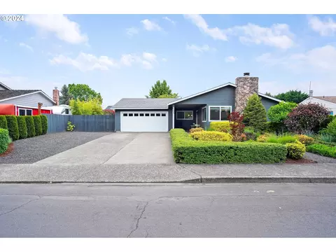 1025 SW Fleishauer Ln, Mcminnville, OR 97128