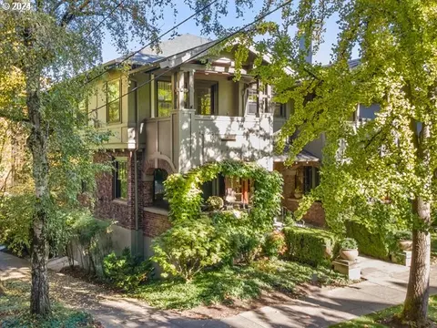 1837 SW Elm St #1, Portland, OR 97201
