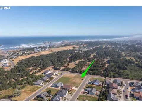 2646 Spinnaker Dr, Bandon, OR 97411